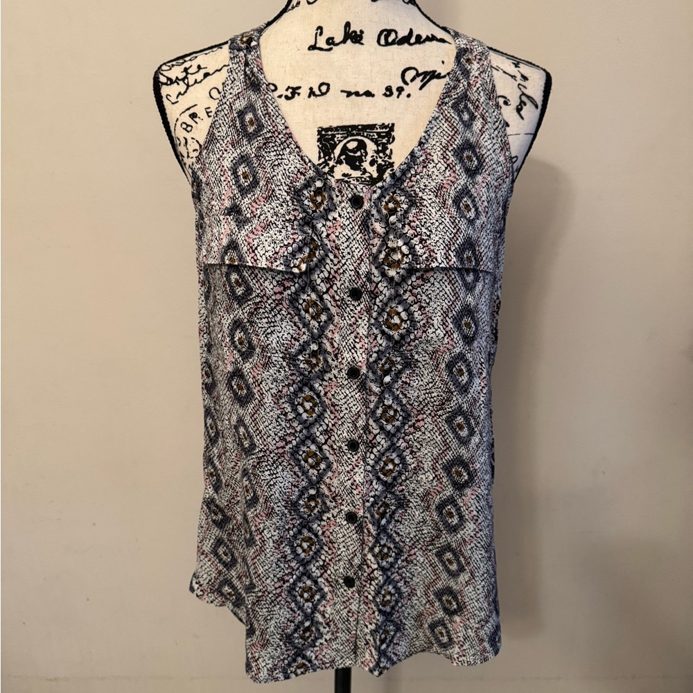 Cynthia Rowley Sleeveless V-Neck Button Tank in White, Black & Gold Print